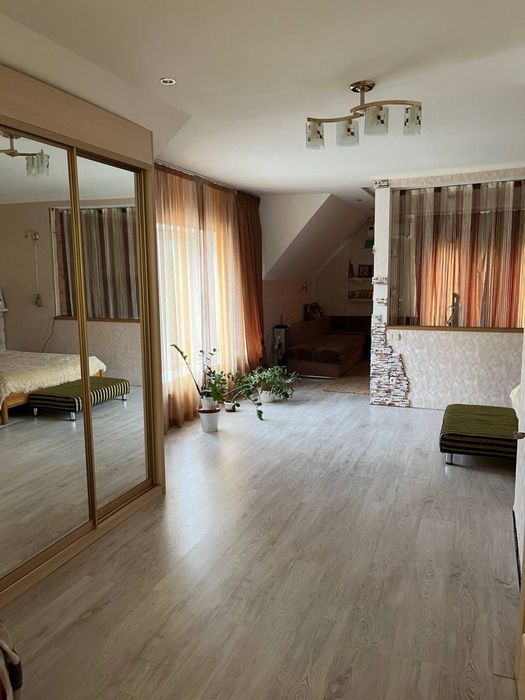 Район Центр.Продаж двоповерхової квартири