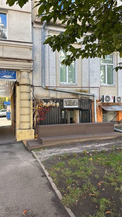 Приміщення вул Льва Толстого Павла Скоропадсього 17. Прохідне місце
