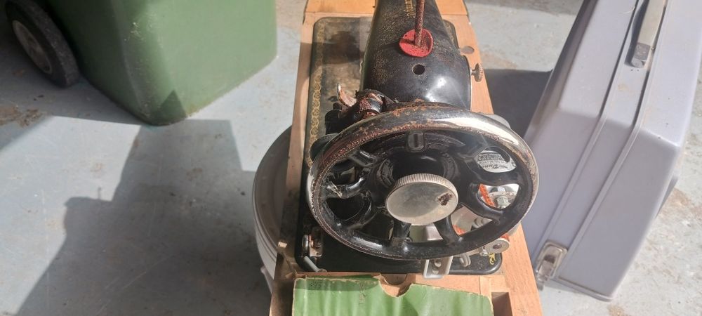 Maquina de costura antiga