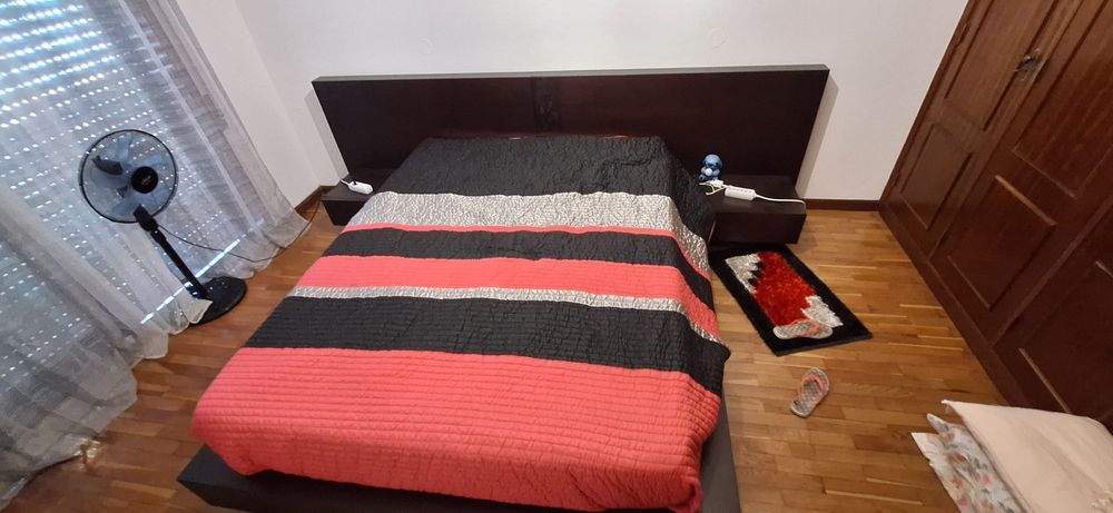Vendo cama com, ou sem colchão