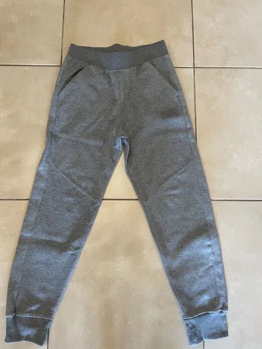 Dres DKNY dla chłopca szary 12 lat