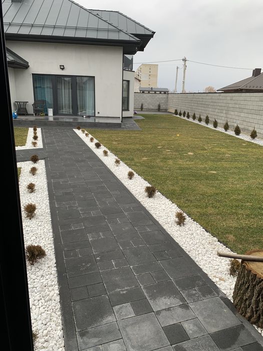 Вкладання бруківки!