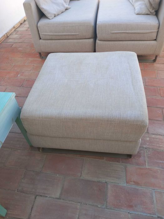 2 Sofá cinza/ Beige Claro com 2 Pousa Pés