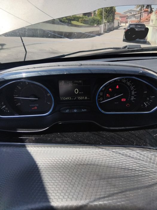 Vendo peugeot 2008 1.2  130 cv de 2019 nacional acidentado salvado