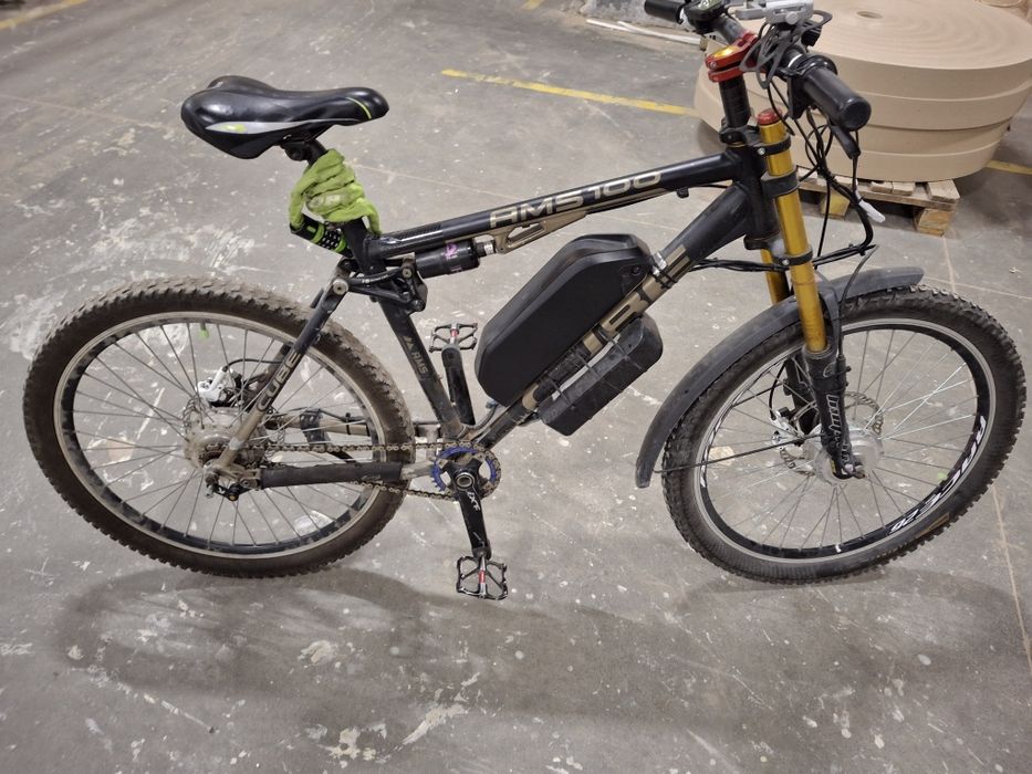 Електро велосипед  CUBE