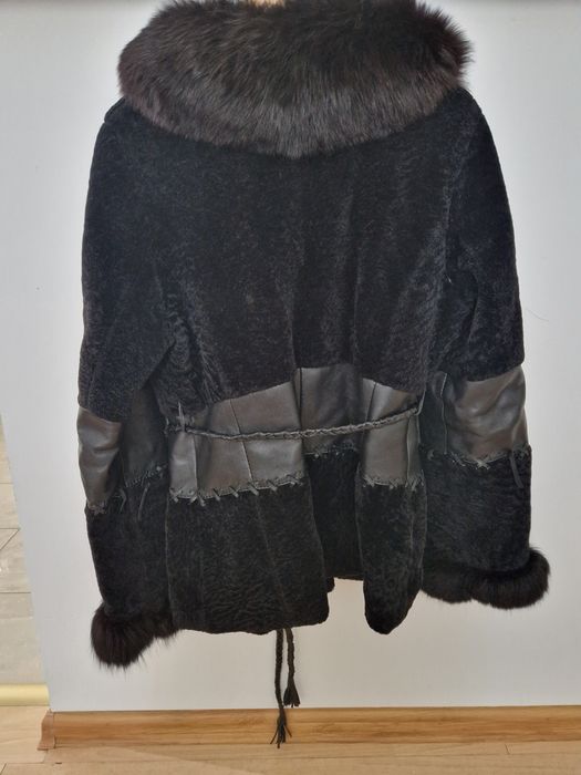 kożuch czarny, krótki, rozm.40-42