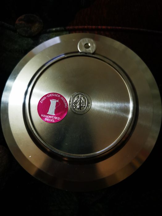 Talerz kolekcjonerski ścienny cynowy