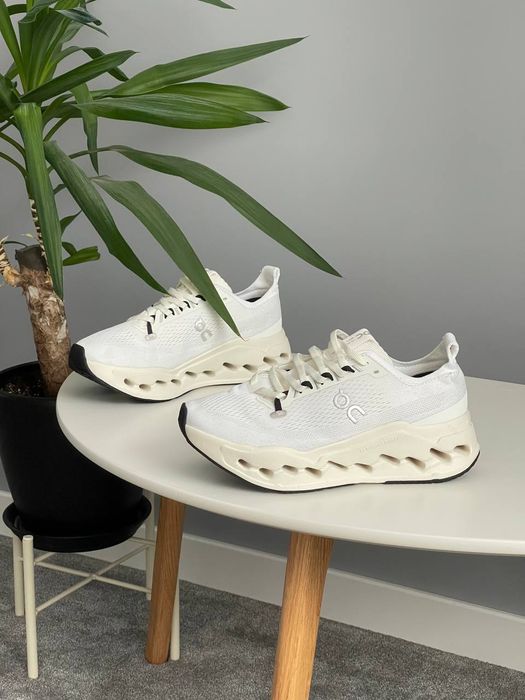 Кросівки ON Cloudsurfer Runner Max premium