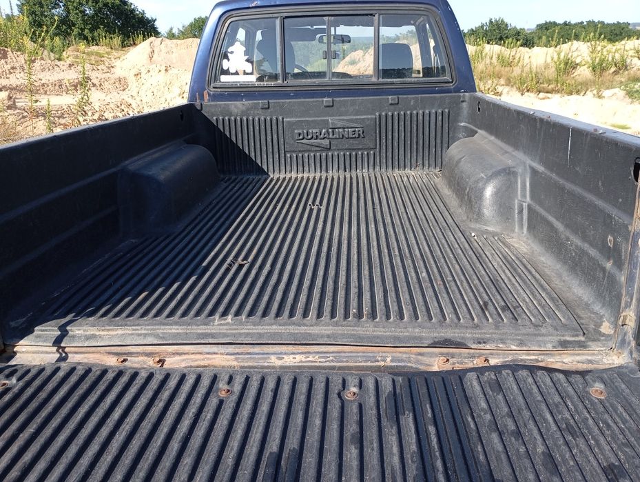 MAZDA B2500 pickup 4x4