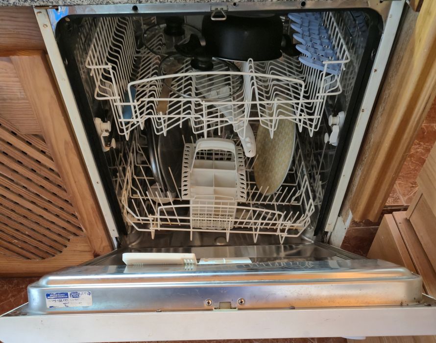 Maquina de lavar loiça Indesit