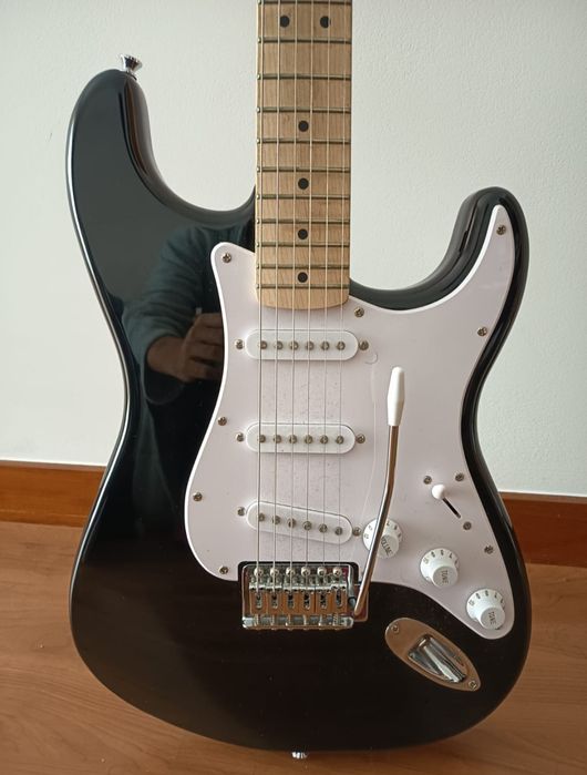 Guitarra Fender Squier stratocaster
Guitarra em ótimo estado, alguns m