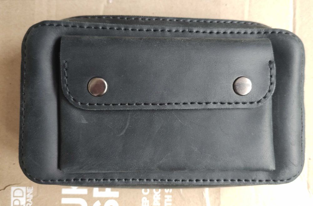 Чоловіча шкіряна сумка-клатч