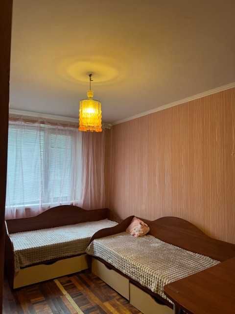 Сдам 3к.кв метро "Студенческая", с/м "Класс"