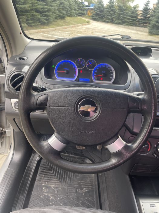 Chevrolet Aveo 1.5 автомат газ/бензин T250