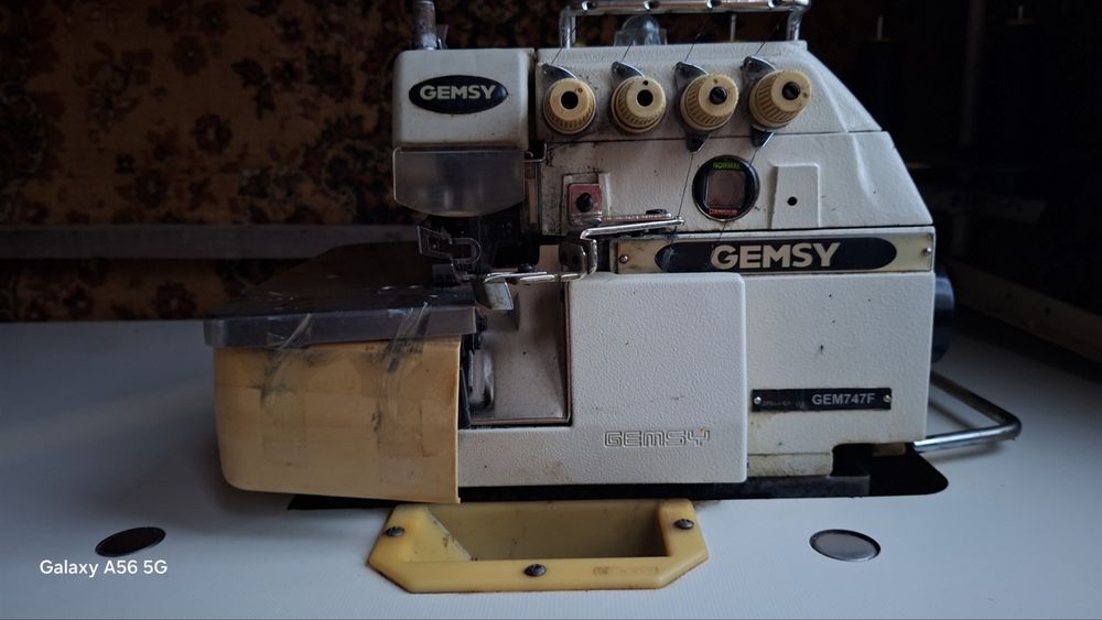 Продам Оверлок Gemsy