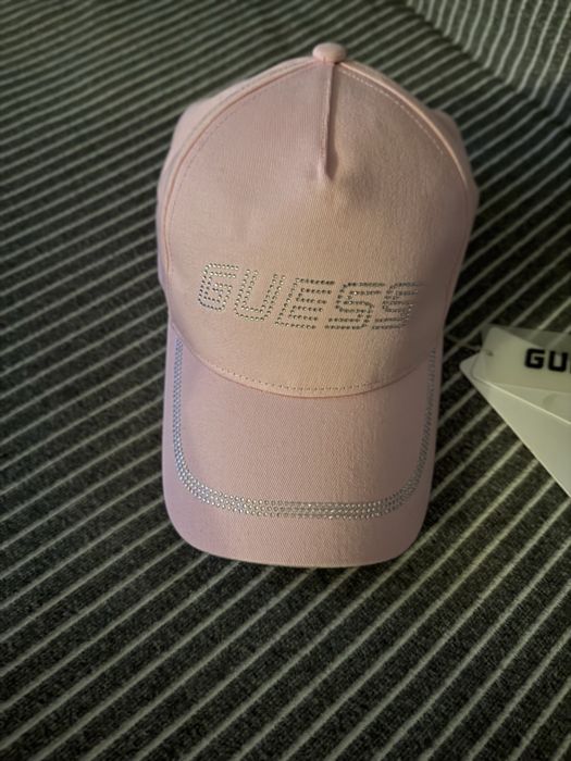 Czapka damska GUESS
