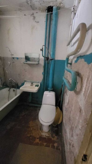 Продам 1 к квартиру, пр. Л. Ландау, коммунальный рынок