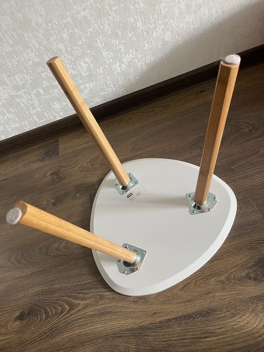 Столик JYSK TAPS 40*40 белый/ бамбук