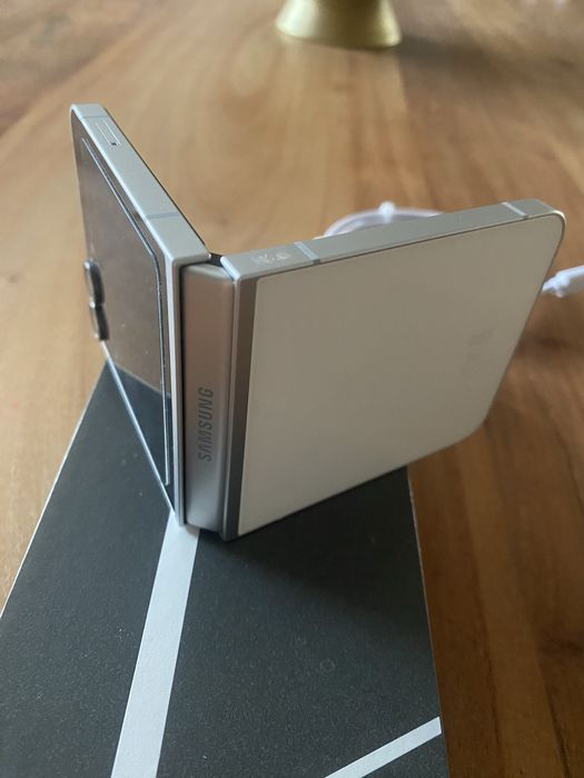 Samsung Z Flip 7 FE