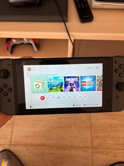 Nintendo Switch com Comando Pro e 4 Jogos