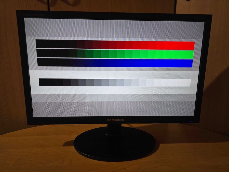 Монітор 20" Samsung SyncMaster E2020N (1600x900, VGA)