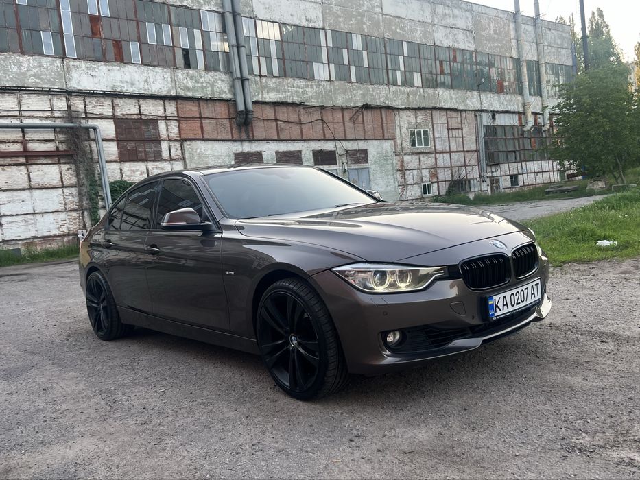 BMW F 30 Офіційний автомобіль