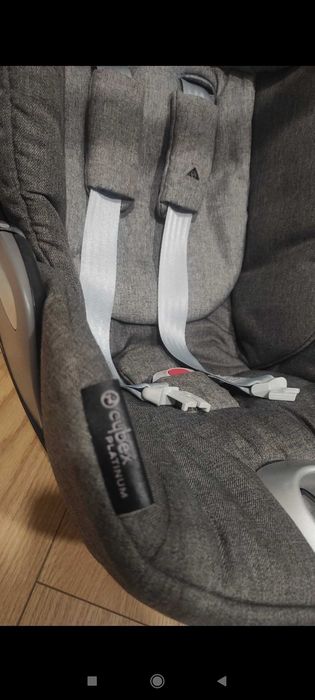 Ovo Cloud Babycoque Platinium Cybex tecido Platinium.
