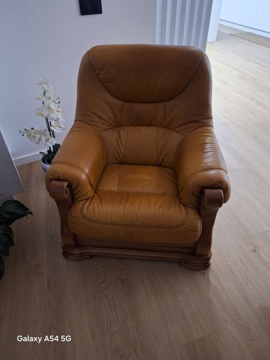 Sofá mais cadeiroes