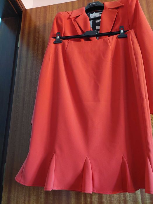 Conjunto casaco / saia 44 Espanha NOVO