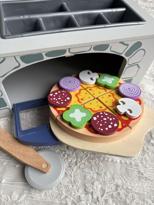 Drewniany zabawkowy piec do pizzy pikarnik