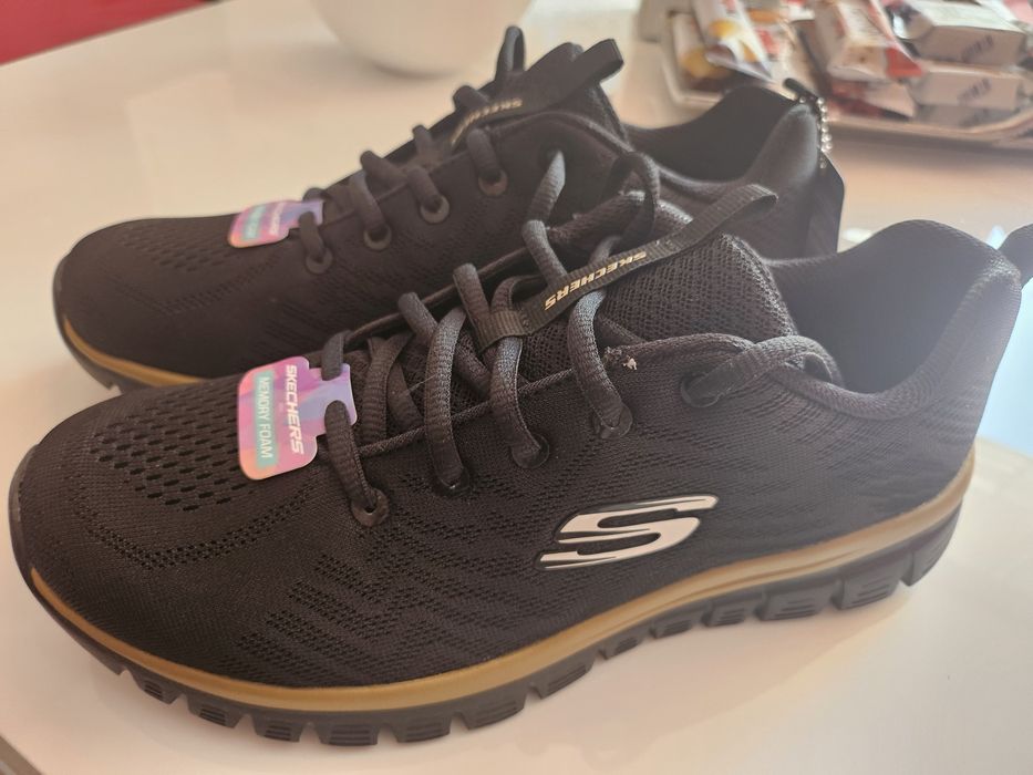 Sprzedam buty sportowe damskie SKECHERS