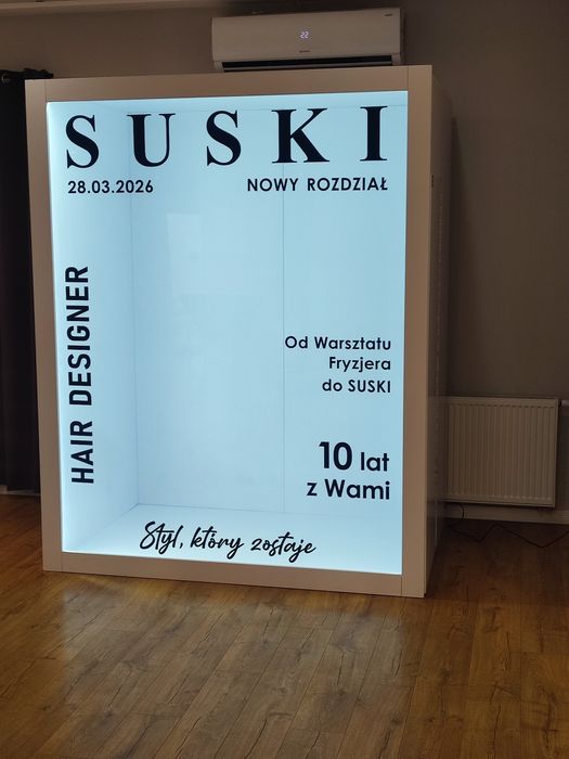Fotobox. Magazine. Okładka gazety. Atrakcja na impreze