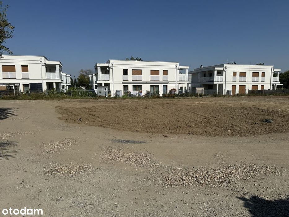 Sprzedam atrakcyjną działkę budowlaną z wydanymi WZ, 4 lokale/ 380 PUM