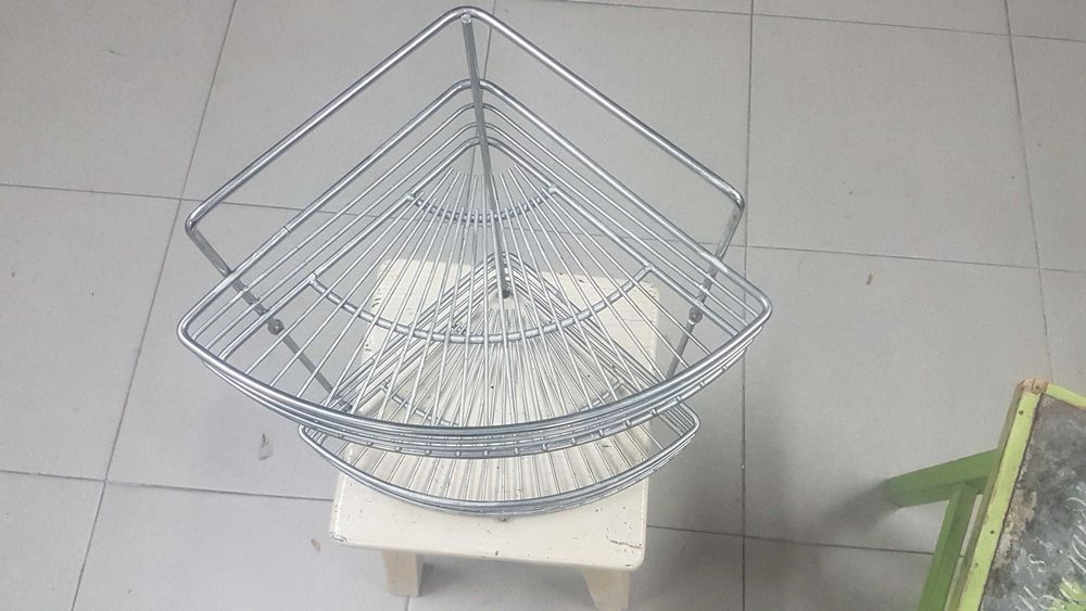 Prateleira em Inox para casa de banho - forma Triangulo para canto
