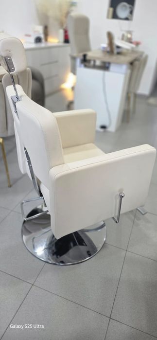 CADEIRA de Cabeleireiro Creme — NOVA