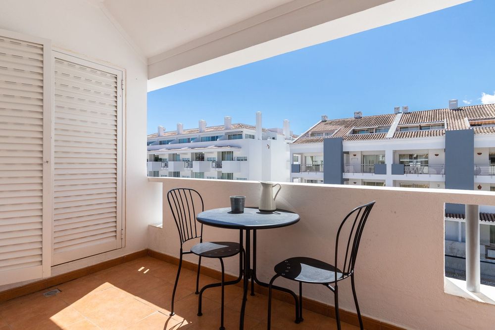 Apartamento T1 Inserido no Golden, Barco, Piscina, Jacuzzi, etc