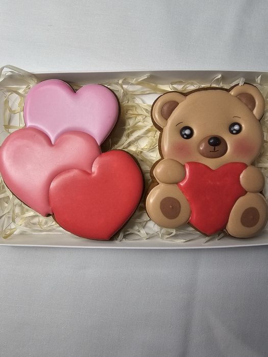 Miś z serduszkiem w pudełku lukrowane ręcznie