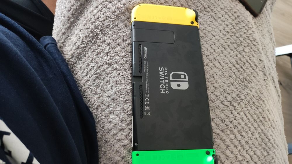 Nintendo switch série especial raichu