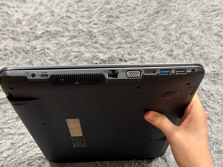 Ноутбук Asus для навчання та розваг SSD/нова батарея