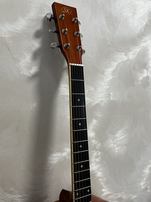 Нова акустична гітара (в комплексті якісний чохол+медіатори)