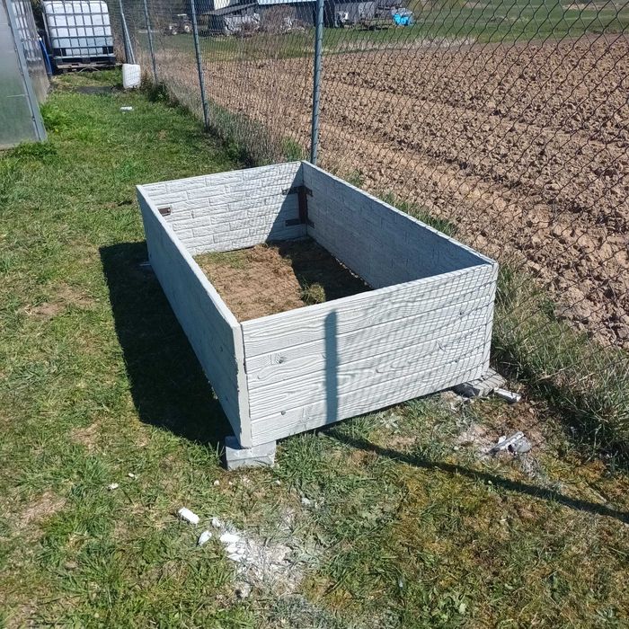 Sprzedam grządka grzędka rabata betonowa