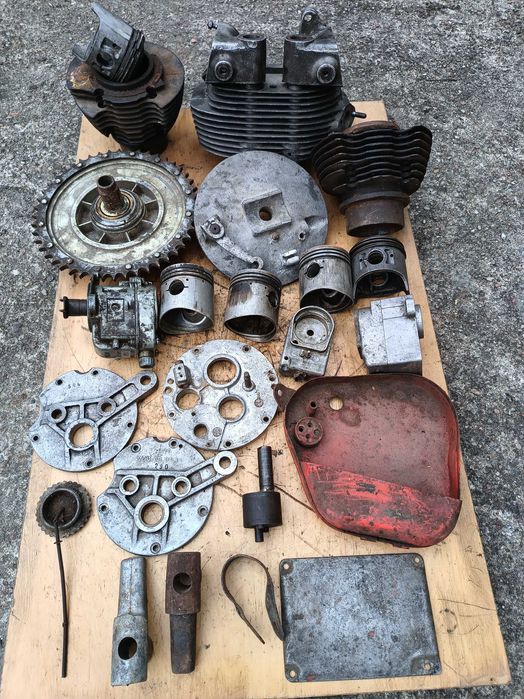 Junak M10 cylinder amortyzatory pokrywa dekiel klin koła zabierakkorek