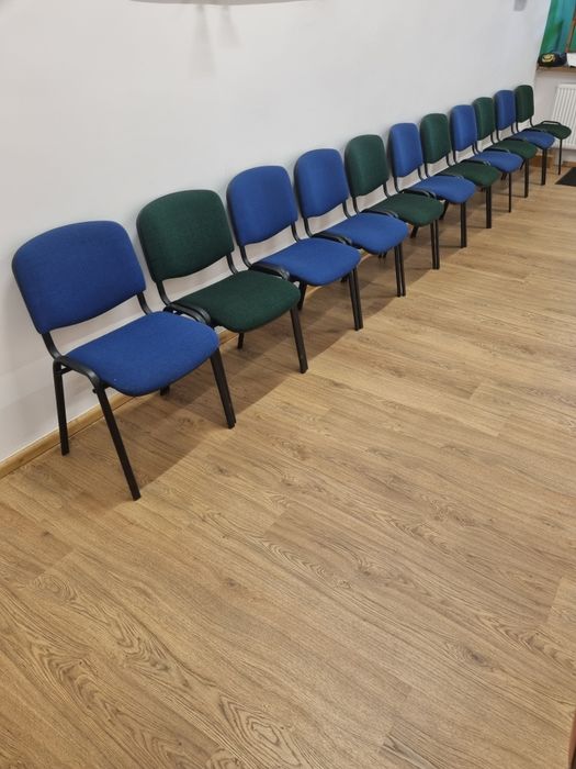 Krzesła konferencyjne biurowe tapicerowane
