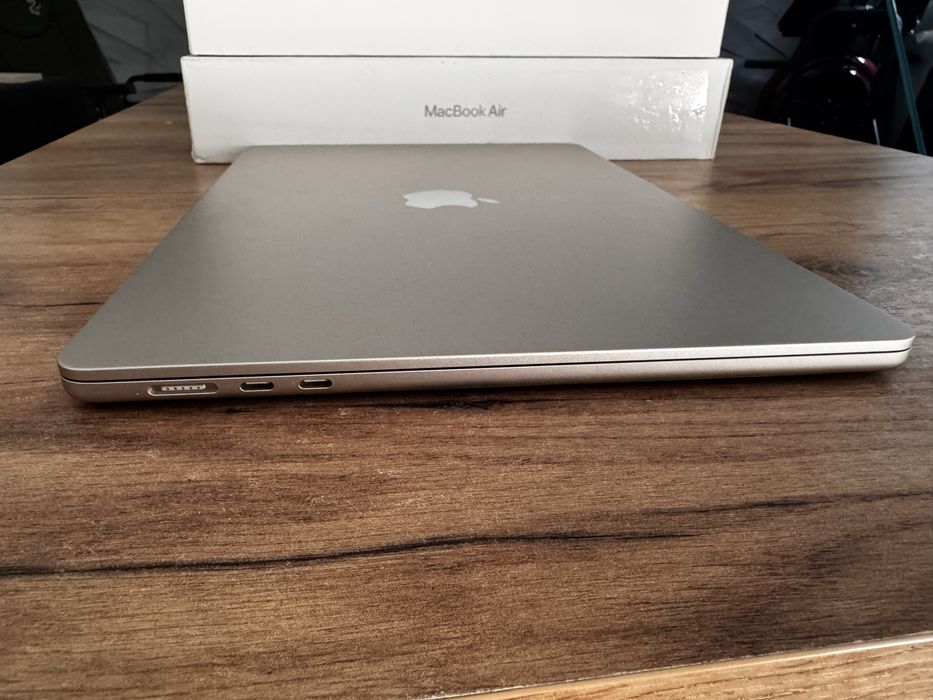 Apple MacBook Air 15” M3 8GB Ram 256GB SSD