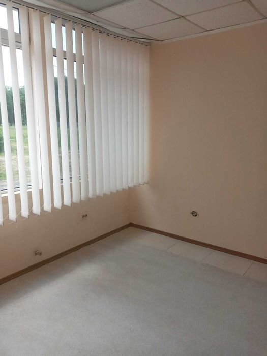 Продам окрему будівлю на просп. Тракторобудівників, 107г, м. Харків