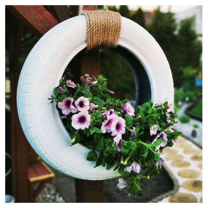 Doniczka wisząca z opony