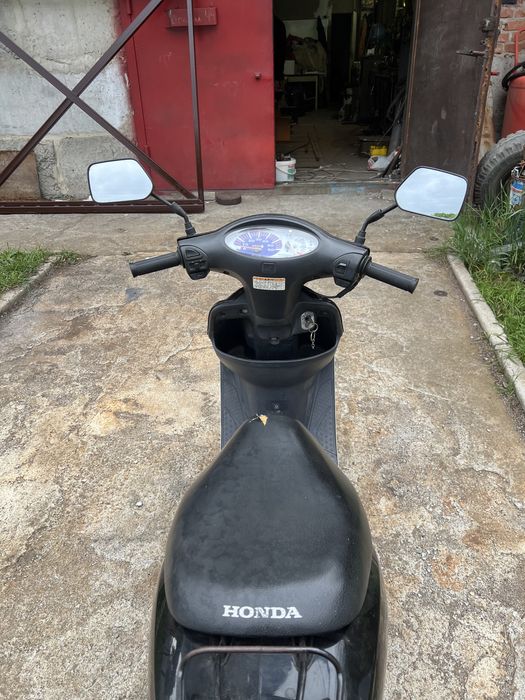 Японський мопед Honda dio 57
