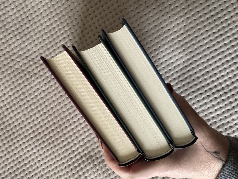 Трилогія «Темні елементи»