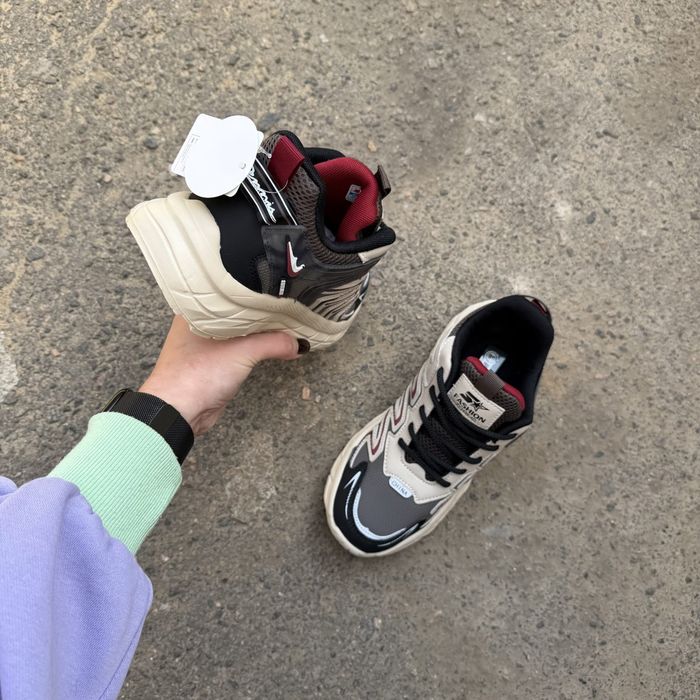 Кросівки жіночі kimbo