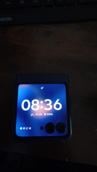 Motorola razr 60 używana.